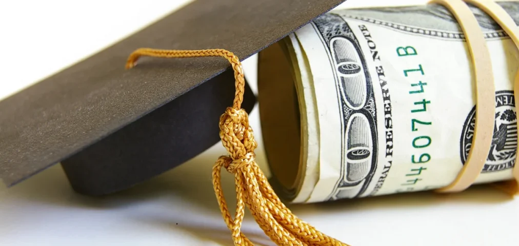 How to Get an Education Loan in Ahmedabad for Studying Abroad